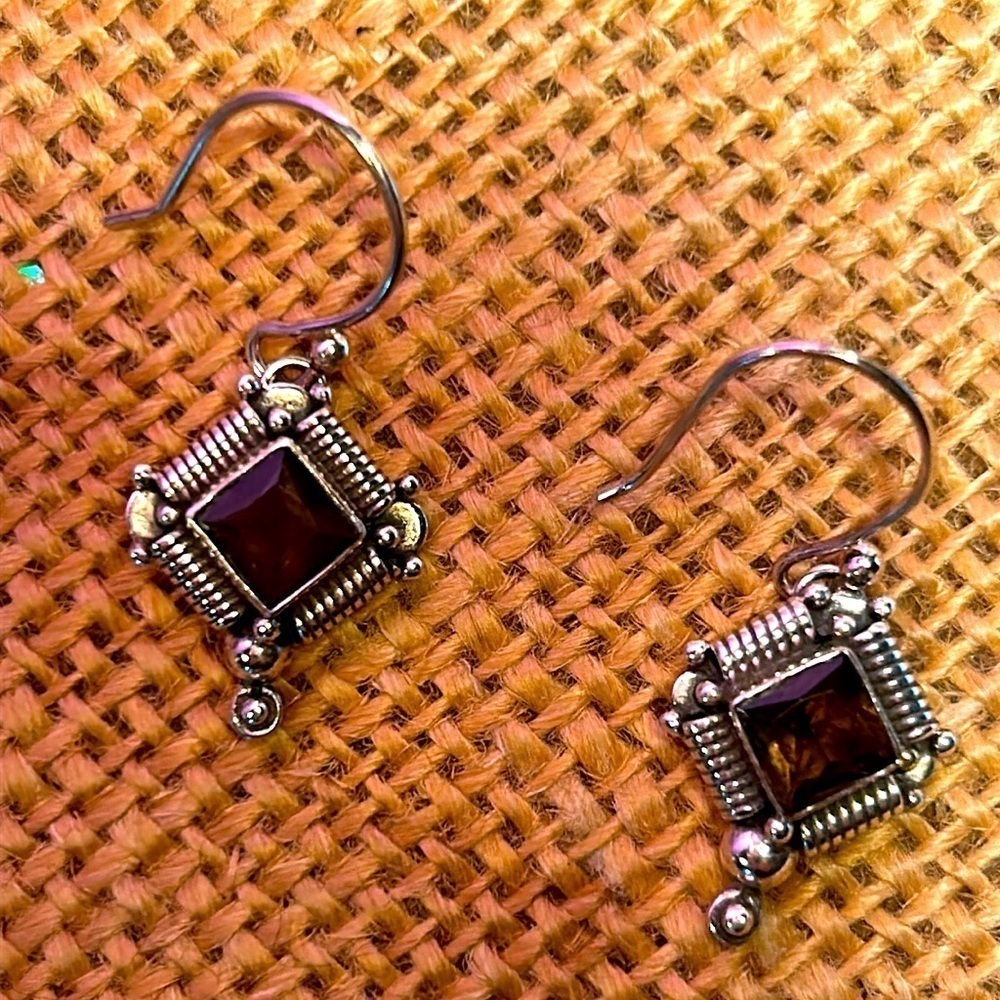 🍒Reventia Topaz SS Earrings🍒